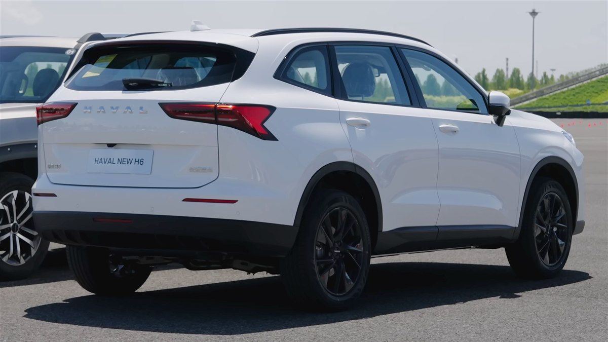 GWM Haval H6 branco visto de trás - seguro pela Rio Rubio Corretora